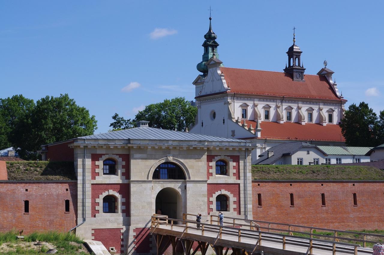 Pokoje Goscinne Osir Zamość Exterior foto